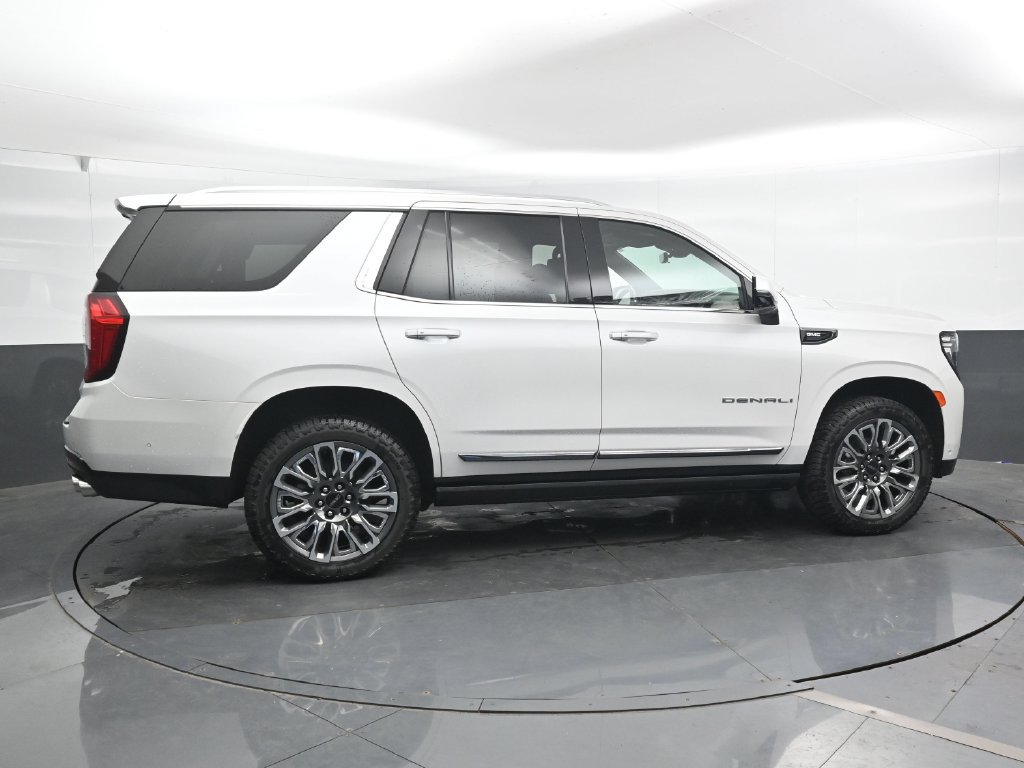 Used 2023 GMC Yukon Denali Ultimate AWD/4WD image 3