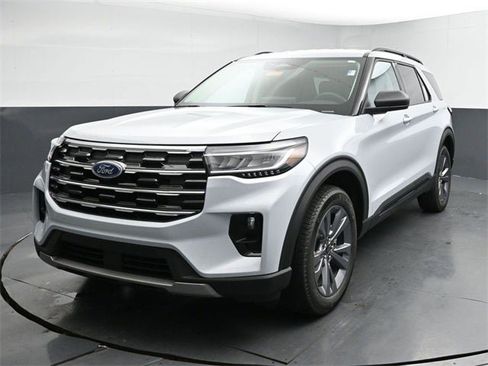 New 2026 Ford Explorer Active w/ Active Comfort Package image 7