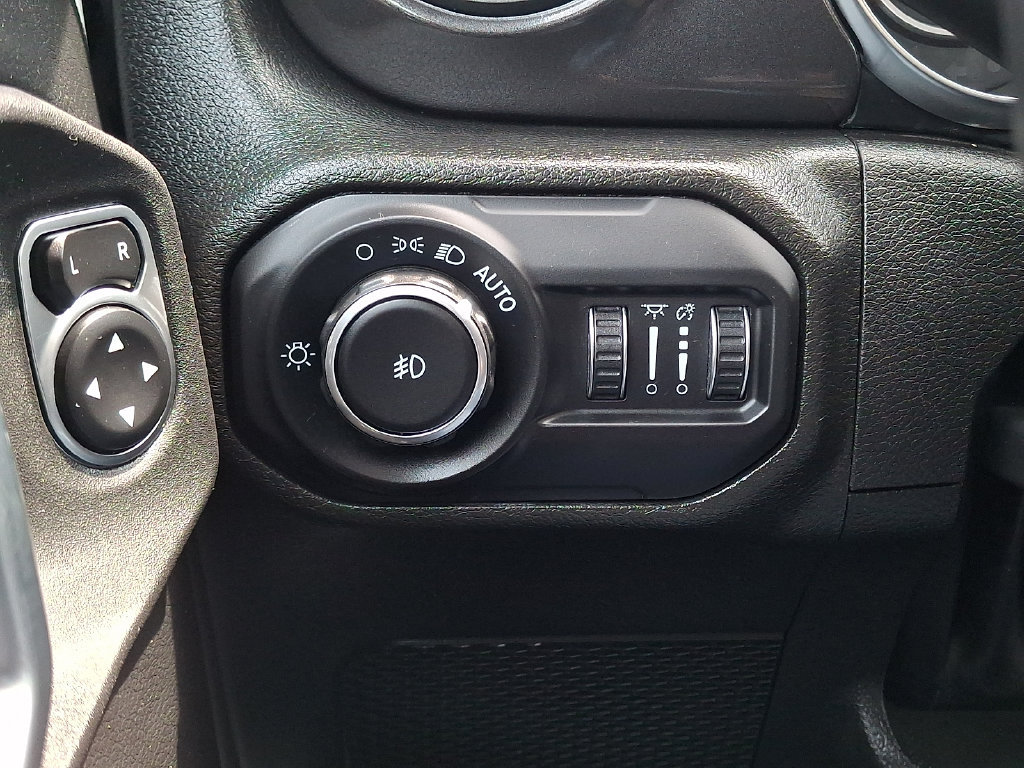 Used 2022 Jeep Wrangler Unlimited Sport AWD/4WD image 28