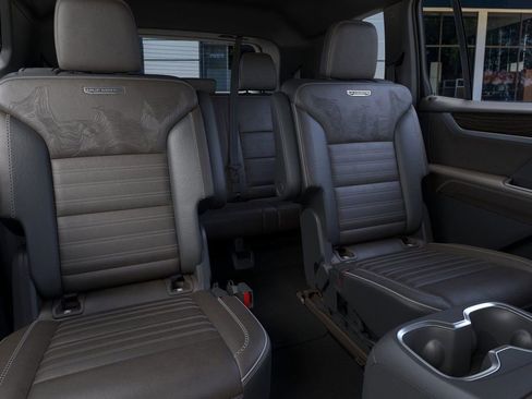 New 2026 GMC Acadia Denali Ultimate w/ LPO, Floor Liner Package image 17