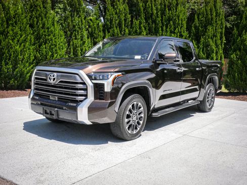 Used 2023 Toyota Tundra Limited AWD/4WD image 5