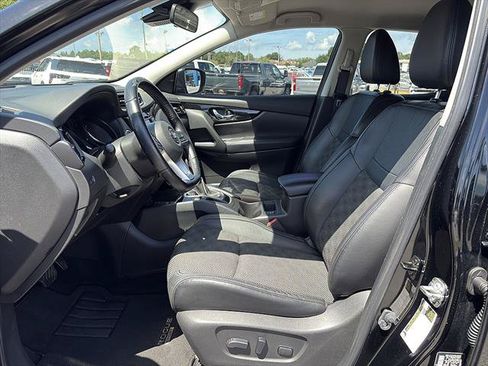 Used 2022 Nissan Rogue Sport SV w/ Technology Package FWD image 15