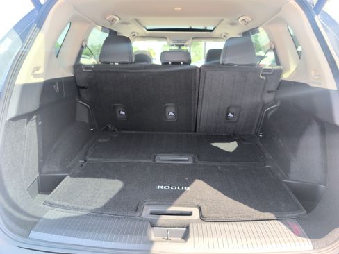 Used 2023 Nissan Rogue SL w/ SL Premium Package FWD image 6