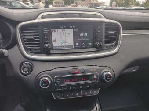 Used 2019 Kia Sorento SX w/ SX Touring Package image 11