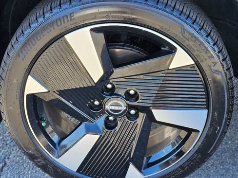 Certified 2025 Nissan Kicks SR w/ Illumination Package image 10