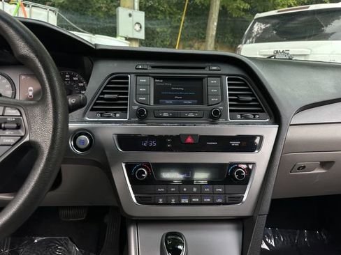 Used 2016 Hyundai Sonata SE image 17