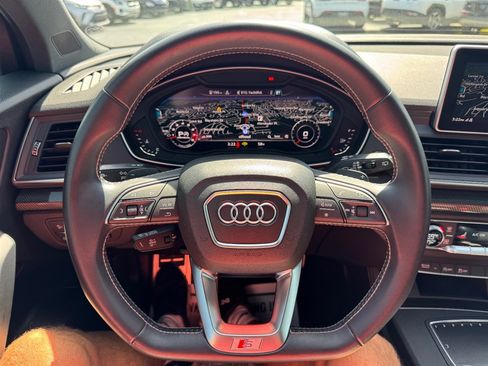 Used 2018 Audi SQ5 Prestige w/ Prestige Package image 11