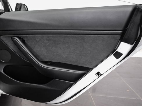 Used 2023 Tesla Model 3 Standard Range image 43