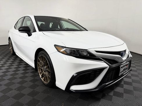 Used 2023 Toyota Camry SE w/ Convenience Package FWD image 5