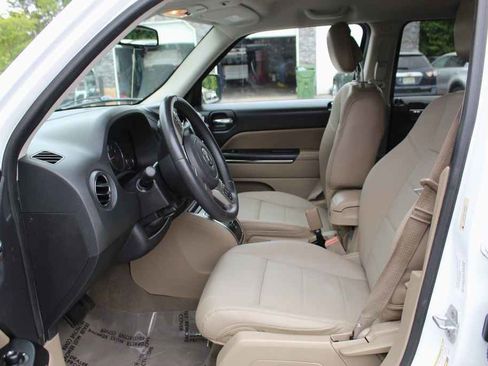 Used 2012 Jeep Patriot Limited FWD image 23