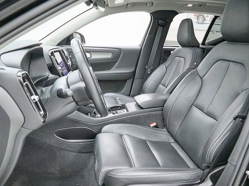 Certified 2024 Volvo XC40 B5 Plus w/ Climate Package image 14