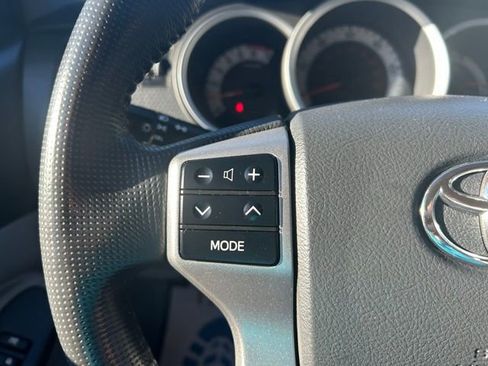 Used 2013 Toyota Tacoma Base image 18