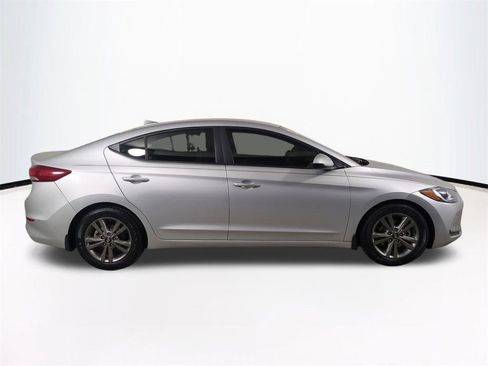 Used 2018 Hyundai Elantra SEL image 4