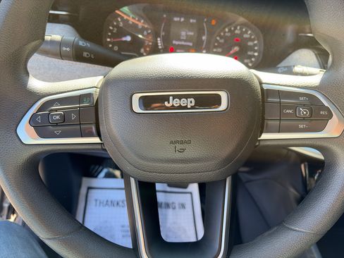 Used 2022 Jeep Compass Sport AWD/4WD image 9