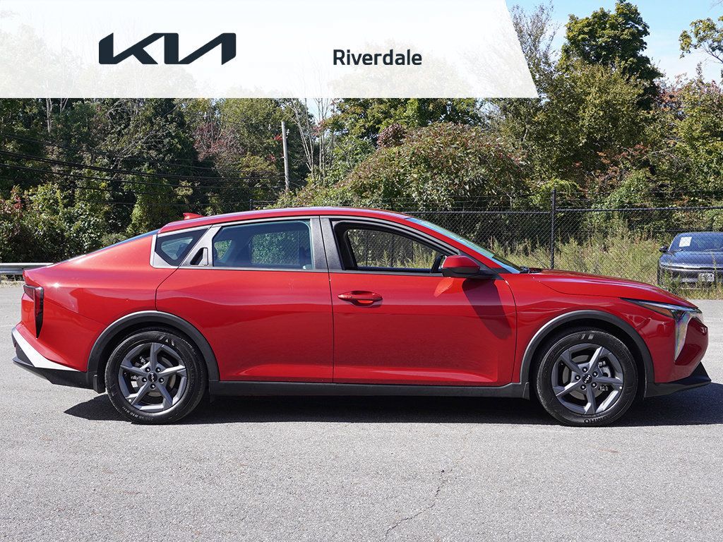 Used 2025 Kia K4 FWD image 16