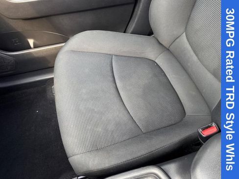 Used 2020 Toyota RAV4 LE FWD image 26