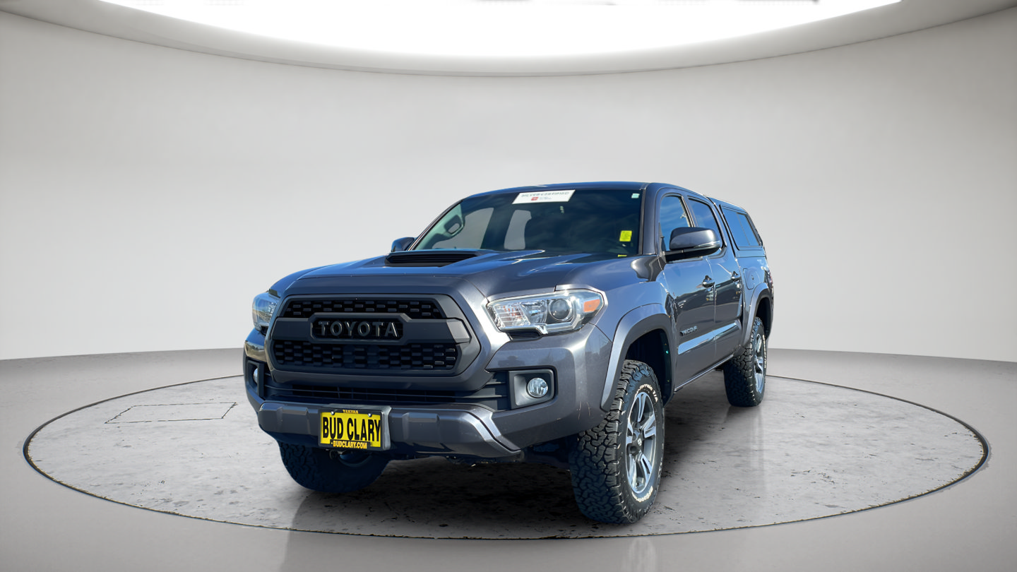 Certified 2017 Toyota Tacoma TRD Sport w/ Tow Package AWD/4WD image 1