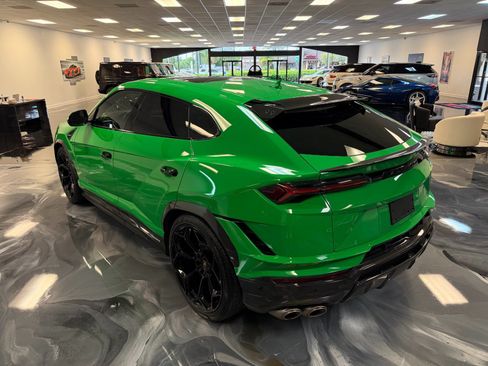 Used 2023 Lamborghini Urus Performante AWD/4WD image 17