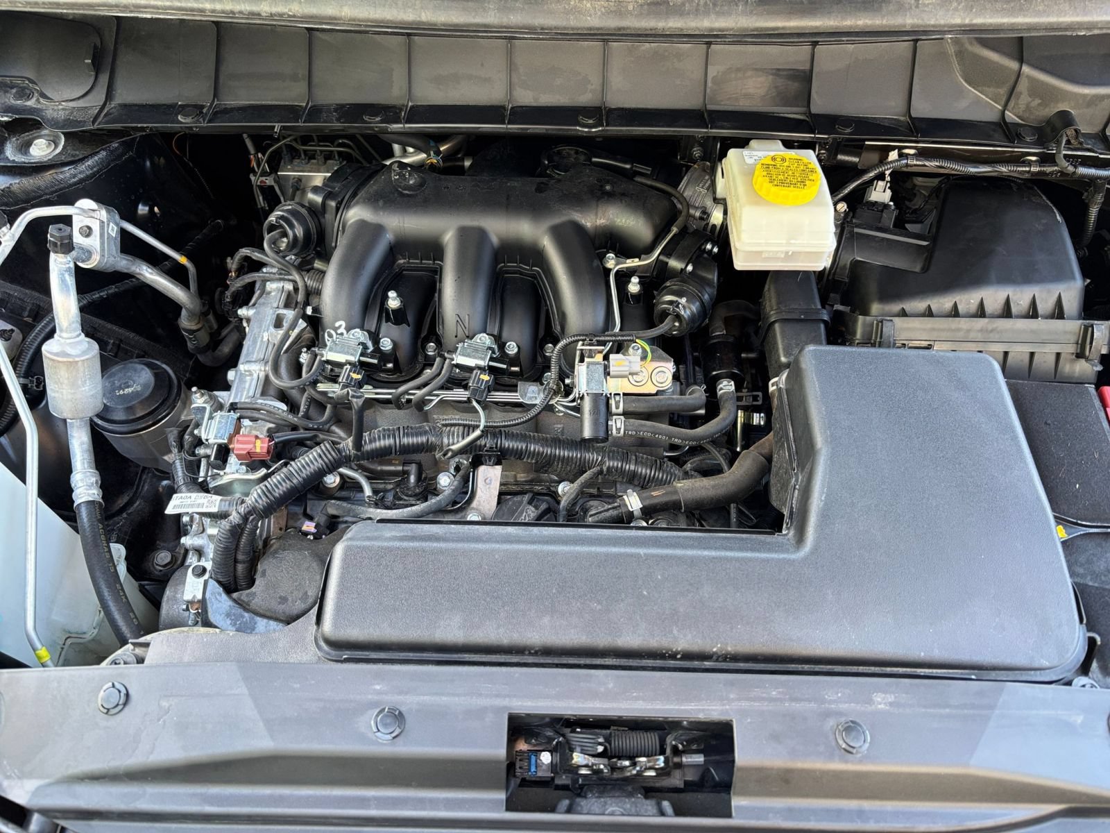 Used 2025 Nissan Pathfinder SV AWD/4WD image 34