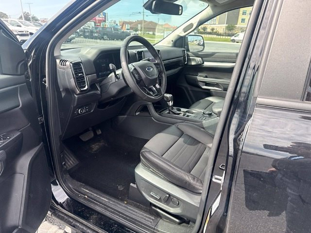 Used 2025 Ford Ranger Lariat w/ FX4 Off-Road Package AWD/4WD image 12