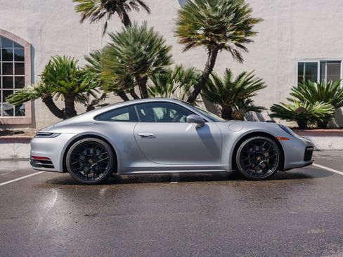Used 2022 Porsche 911 Carrera 4S image 7