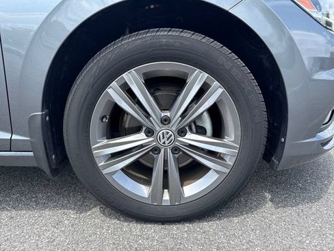Used 2019 Volkswagen Jetta R-Line w/ R-Line Cold Weather Package FWD image 9