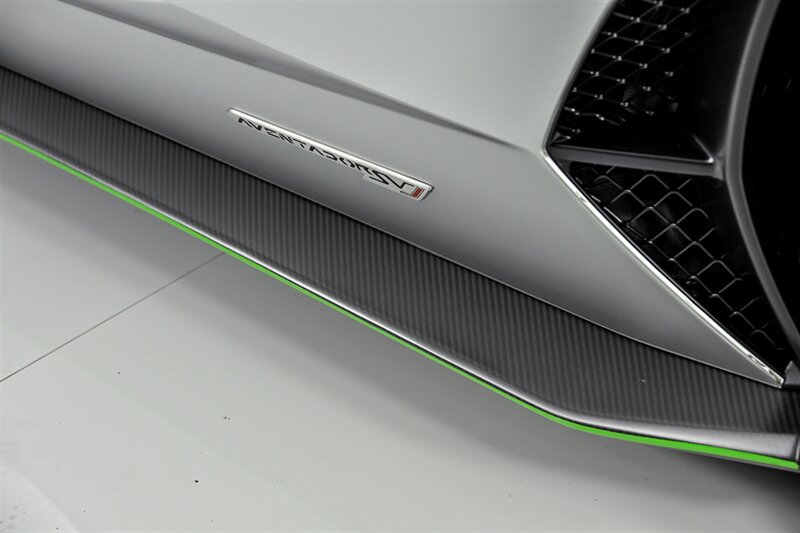 Used 2020 Lamborghini Aventador SVJ AWD/4WD image 19