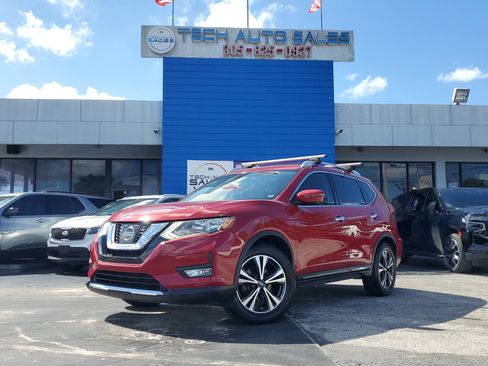 Used 2017 Nissan Rogue SL image 2