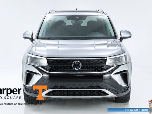 Used 2023 Volkswagen Taos SE w/ Panoramic Sunroof Package FWD image 53