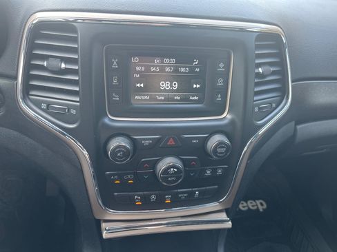 Used 2017 Jeep Grand Cherokee Laredo w/ Quick Order Package 2BE RWD image 13
