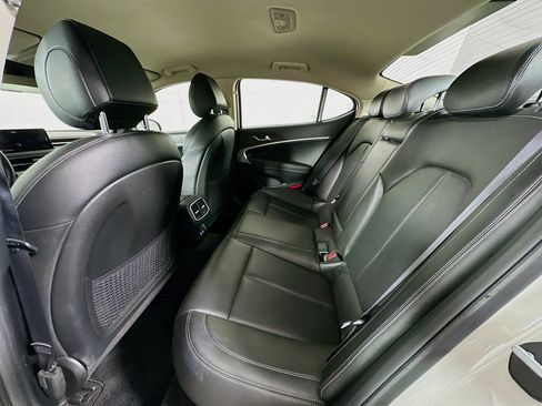 Used 2025 Genesis G70 2.5T image 27