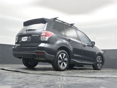 Used 2017 Subaru Forester 2.5i Premium image 40