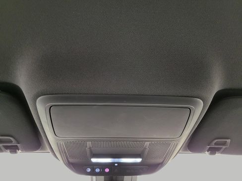 Used 2025 Chevrolet Equinox LT w/ Safety and Technology Package image 18