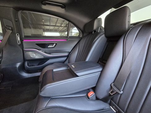 Used 2022 Mercedes-Benz S 500 S 500 w/ AMG Line Package image 19