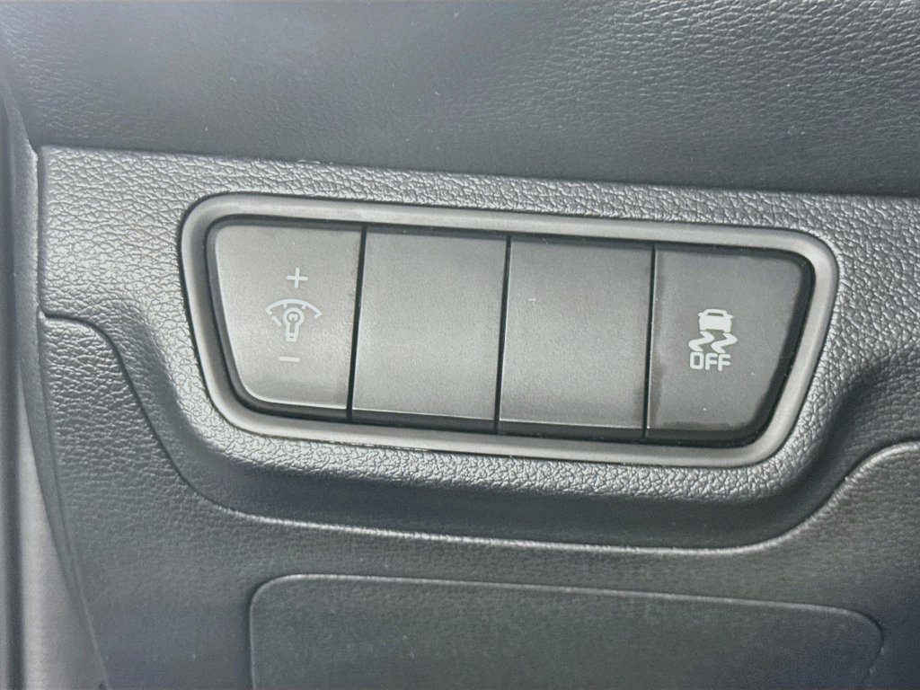 Used 2024 Kia Forte LXS FWD image 17