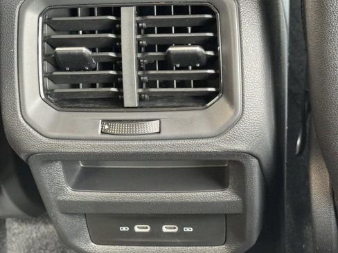 New 2026 Volkswagen Taos SE image 20