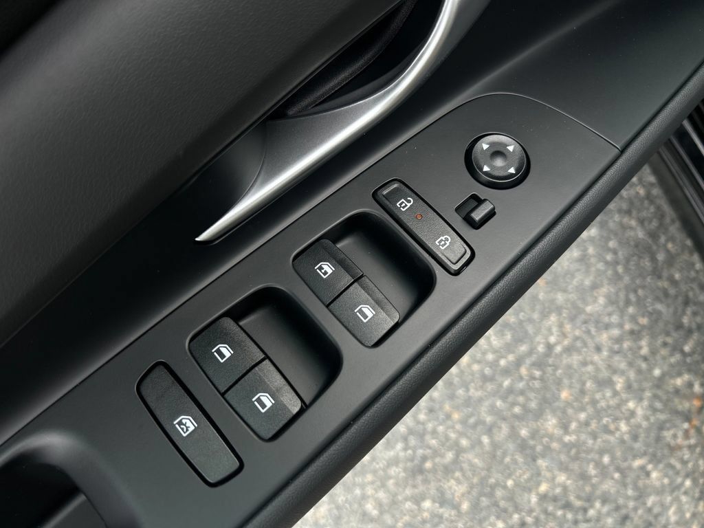 Certified 2026 Hyundai Elantra SE FWD image 15