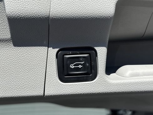 Used 2021 GMC Acadia SLT image 26