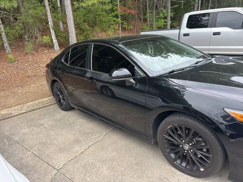 Used 2020 Toyota Camry SE FWD image 5