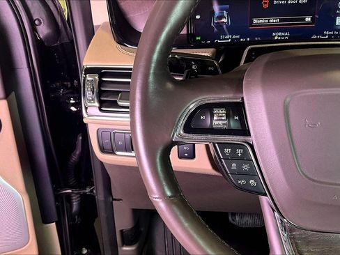Used 2024 Lincoln Navigator L Reserve AWD/4WD image 12