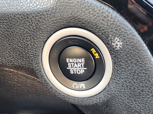 Used 2023 Chrysler 300 S image 9