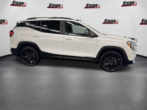 Used 2023 GMC Terrain SLE w/ Driver Convenience Package AWD/4WD image 4