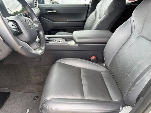 Used 2024 Lexus GX 550 w/ Accessory Package (2T) AWD/4WD image 5