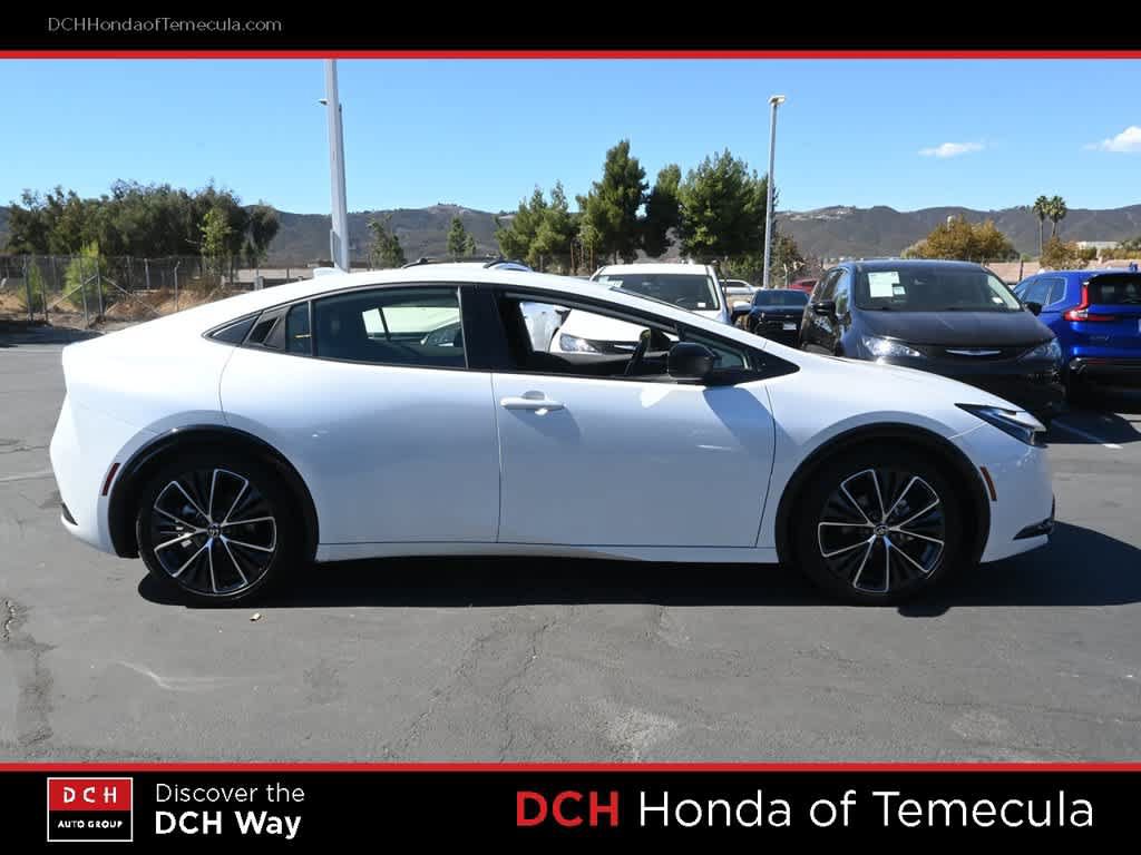 Used 2025 Toyota Prius XLE FWD image 5