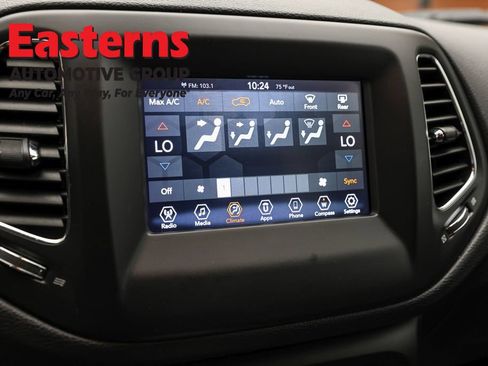 Used 2020 Jeep Compass Latitude w/ Popular Equipment Group AWD/4WD image 16