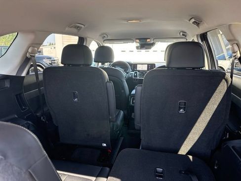 Certified 2023 Kia Sorento EX AWD/4WD image 14