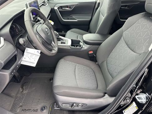 New 2025 Toyota RAV4 XLE image 18