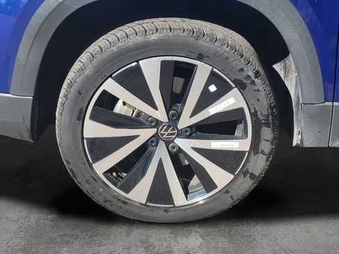 Used 2024 Volkswagen Taos SE FWD image 30