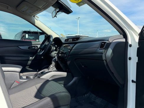 Used 2020 Nissan Rogue S FWD image 22
