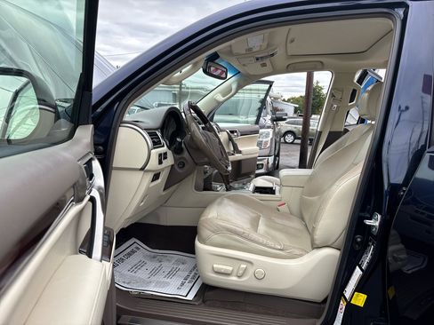 Used 2017 Lexus GX 460 image 26